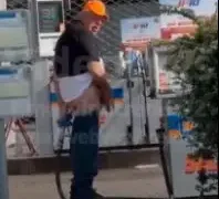 Video Trapelato Di Benzinaio Pompa (Guarda 18+)